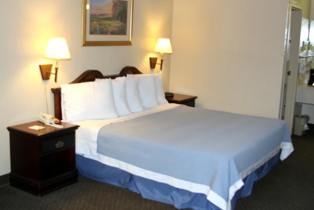 Days Inn By Wyndham Macon I-75 North Camera foto